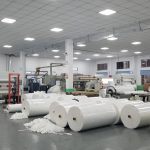 65gsm yumuşak el hissi PP SSS + PE tıbbi tek kullanımlık koruyucu giysi kumaşı